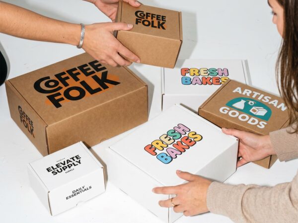Förpackning Wellpapp med egna mått - Digitaltryck i fullfärg - Enklapack.se